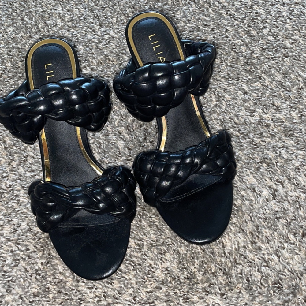Brand new black heel. Super comfy size 10.